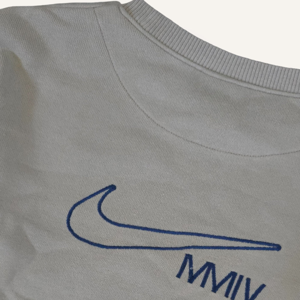 2004 Nike Beige and Navy Crewneck (5/6)