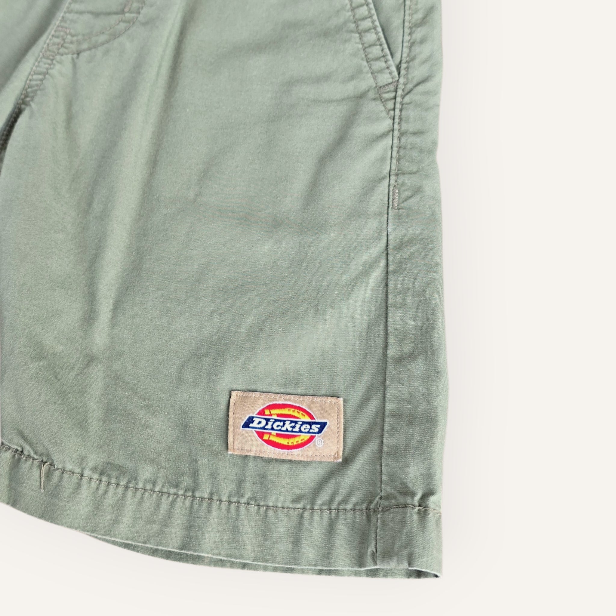Dickies Classic Cotton Khaki Green Shorts (3T).