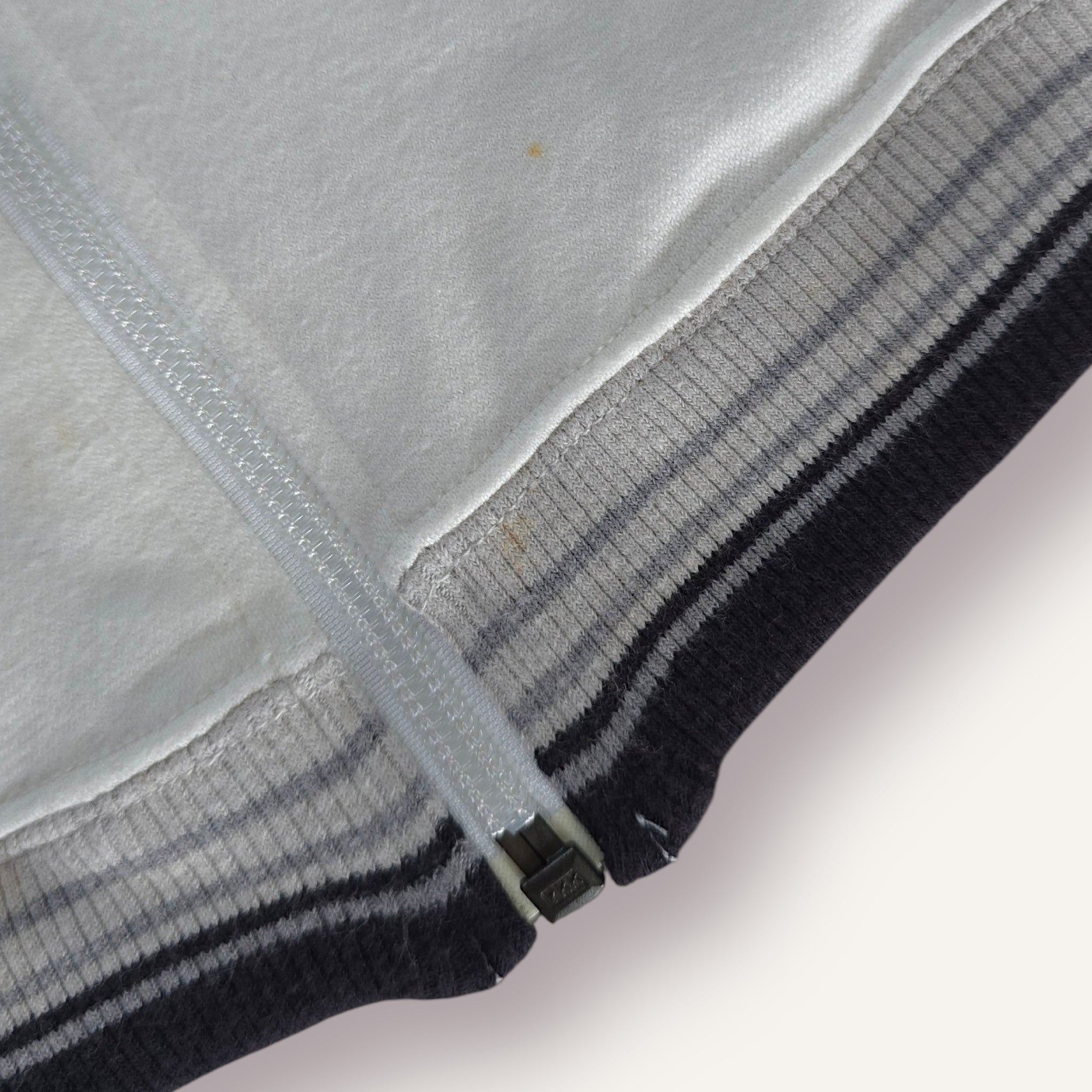 Y2K White and Black Girly Zippy Nike Top (3T)