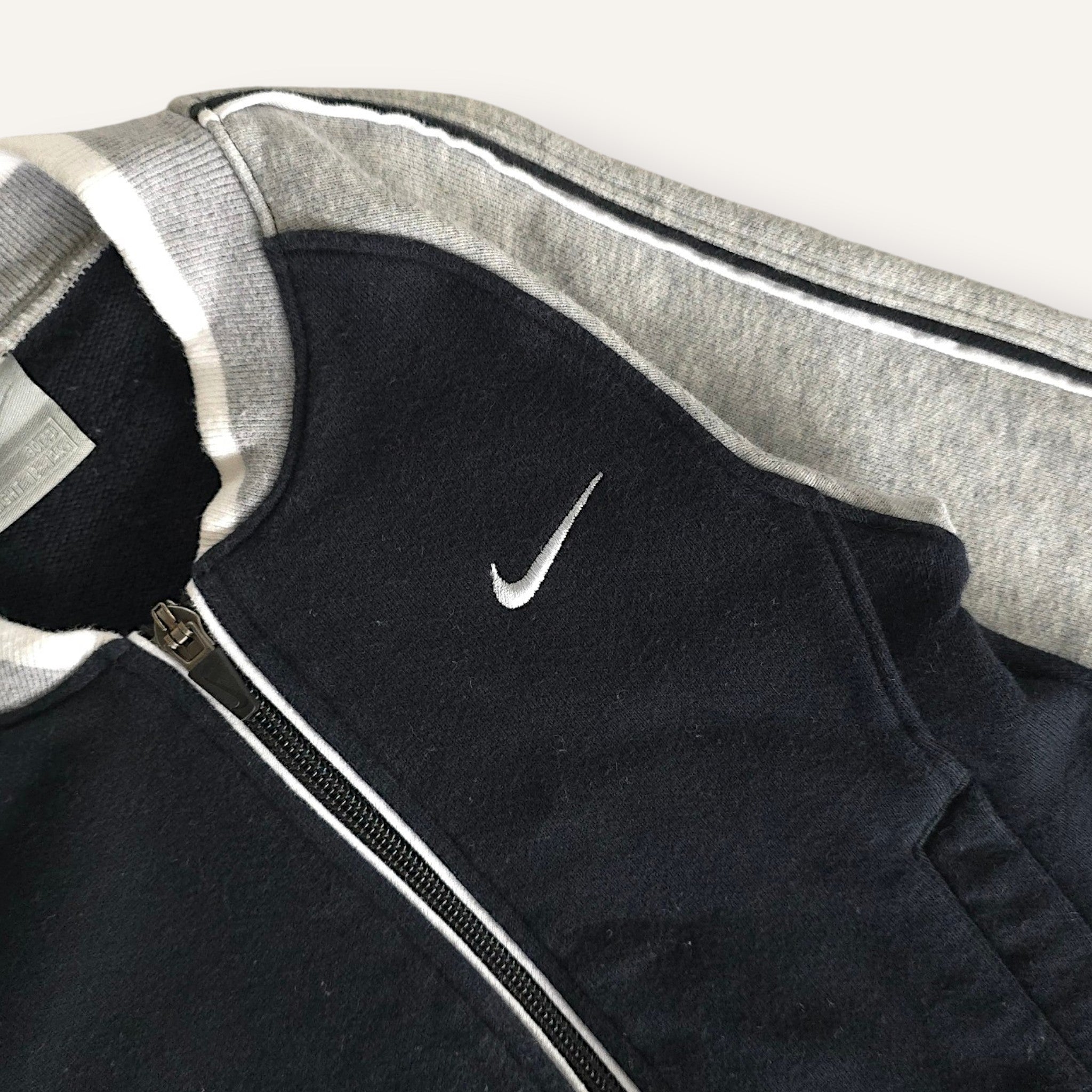 Y2K Nike Black, Grey and White Track Jacket (2T)