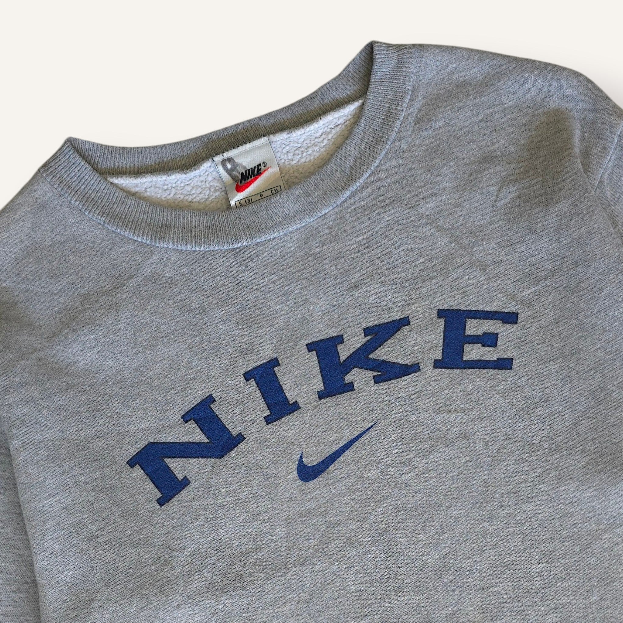 90s Nike Grey Crewneck w Navy Detailing (7/8)