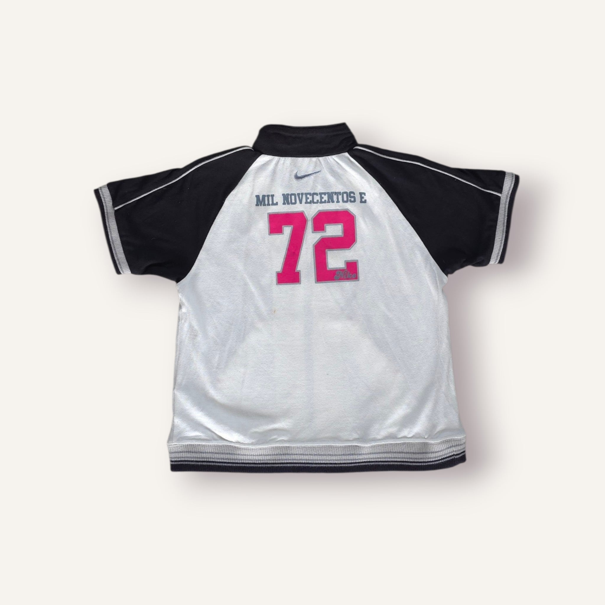 Y2K White and Black Girly Zippy Nike Top (3T)