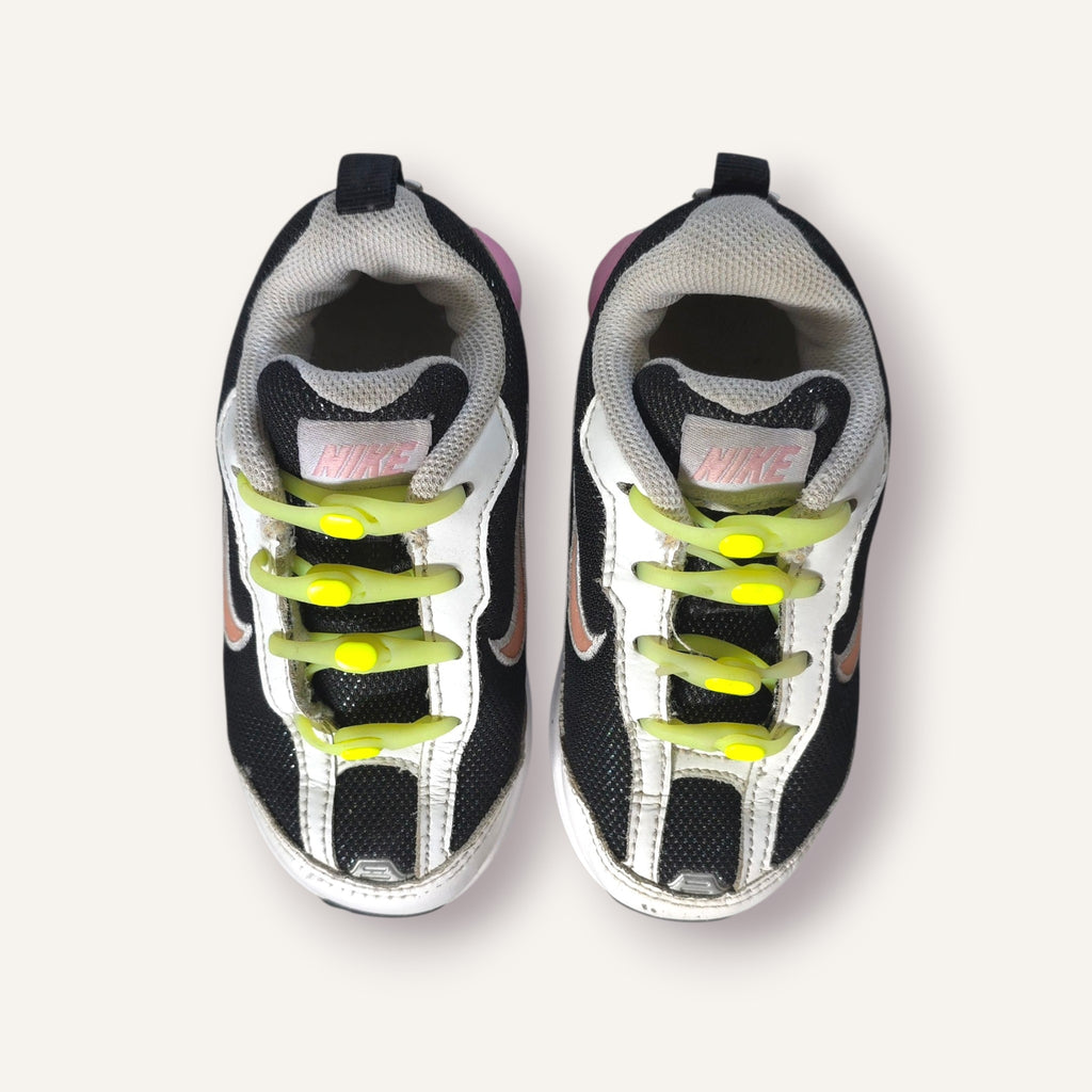 2009 Pink and White Nike Shox (7C)