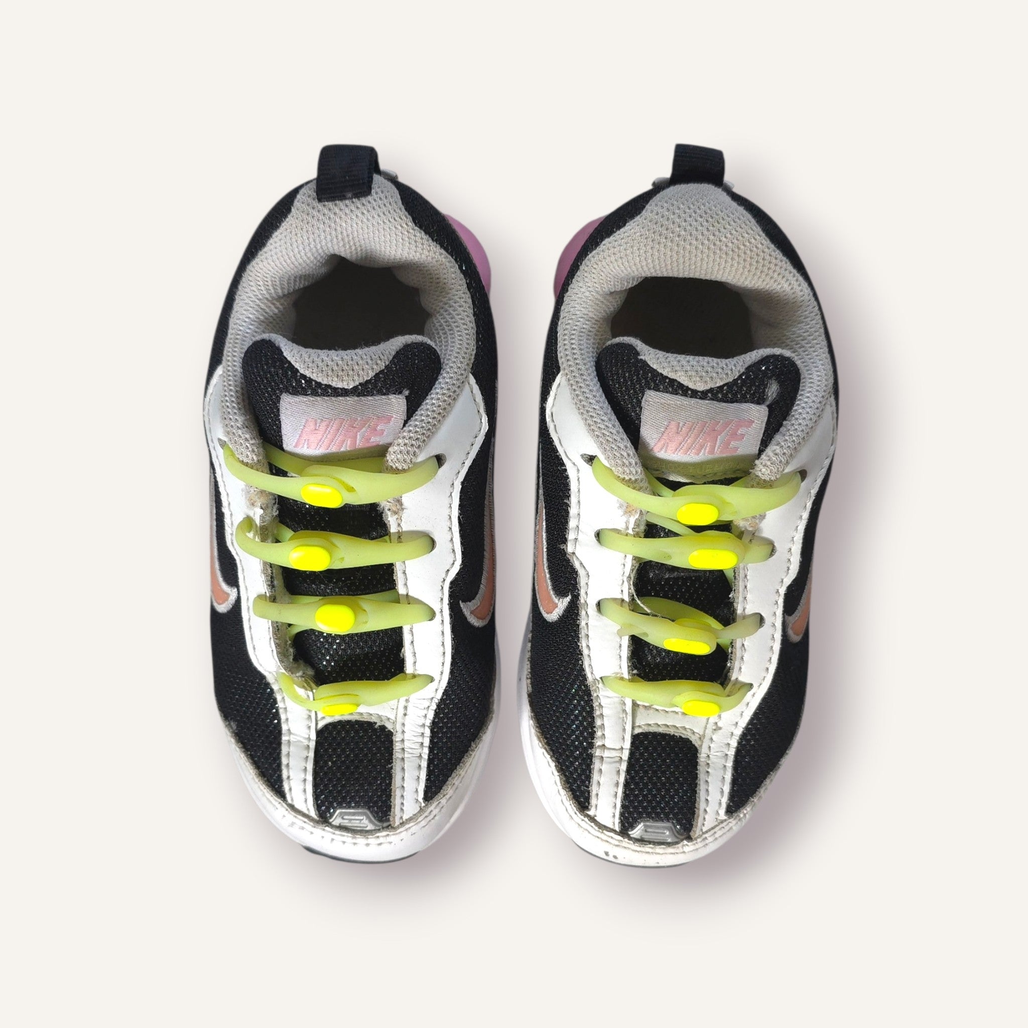 2009 Pink and White Nike Shox (7C)